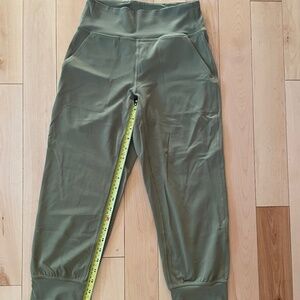 Lululemon align jogger size 4